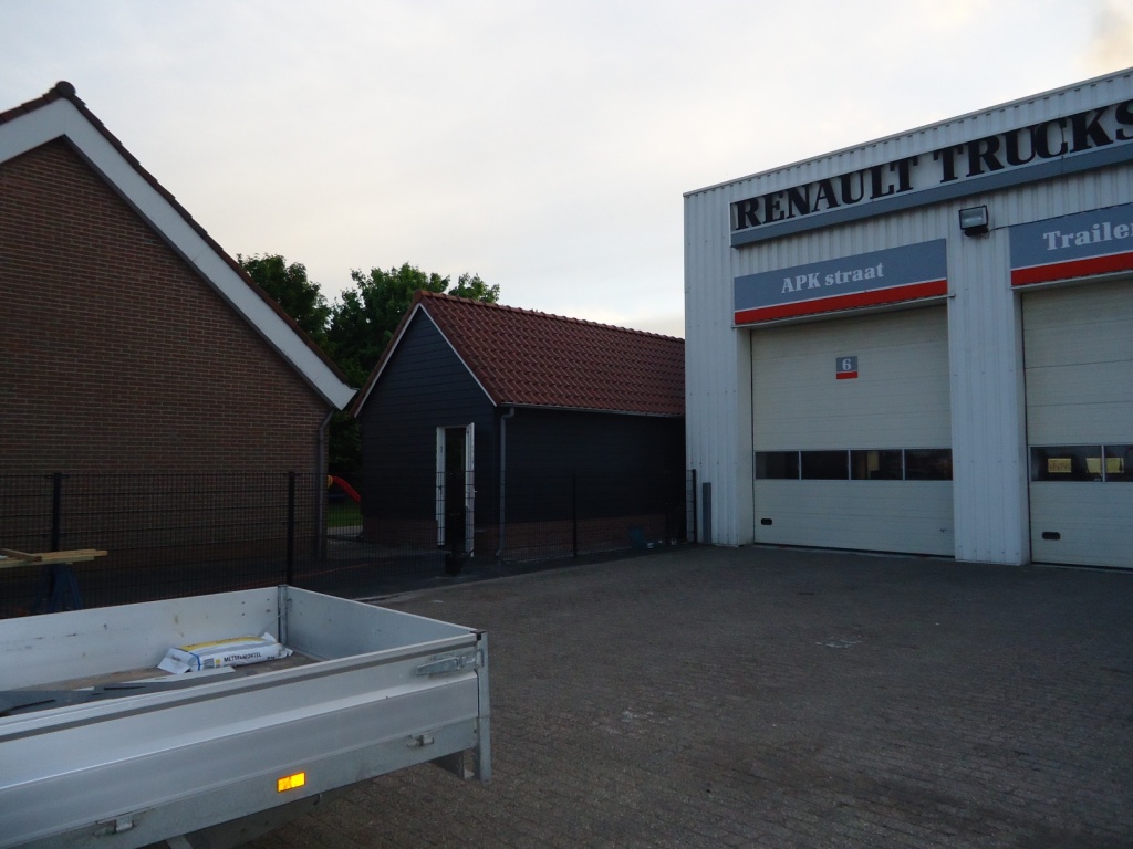 Tuinhuis met overdekt terras