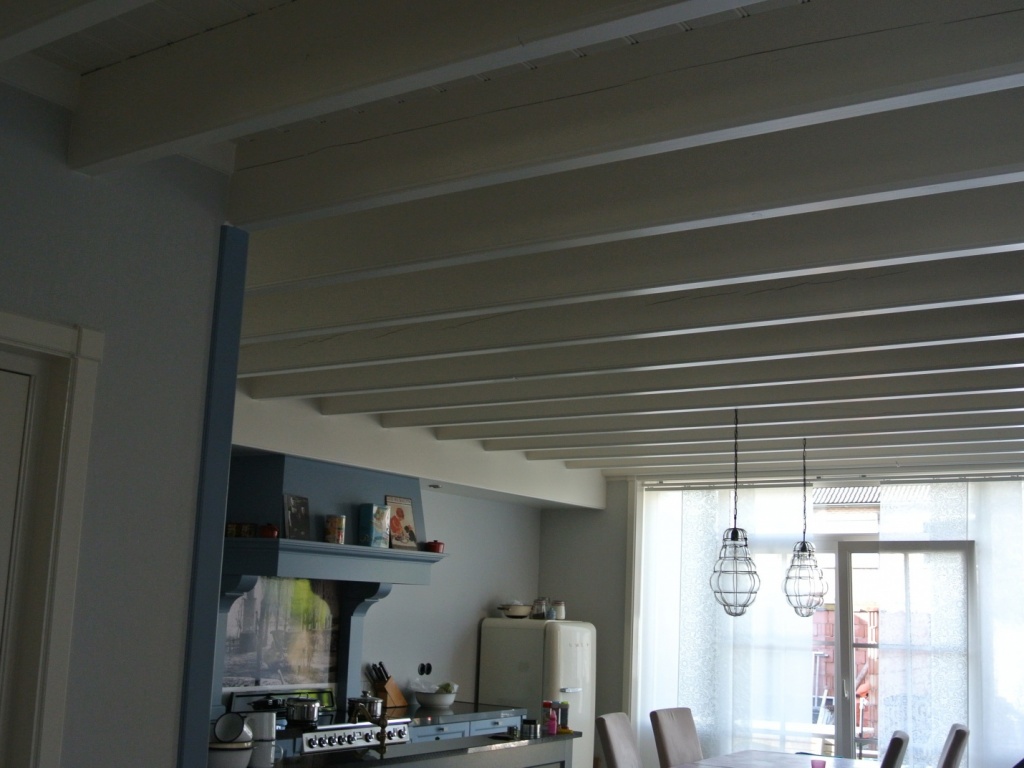 Aanbouw met balken plafond